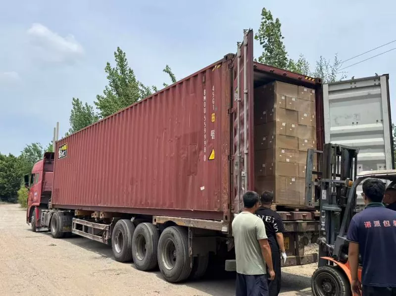 उच्च-गुणवत्तेच्या टेपचे 40,000 रोल थेट जपानला पाठवले: परदेशी ऑर्डर यशस्वीरित्या वितरित